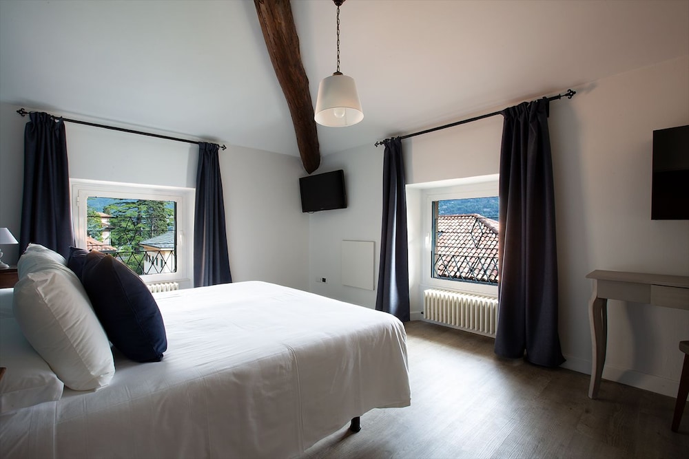 Double Room, Lake View photo 3