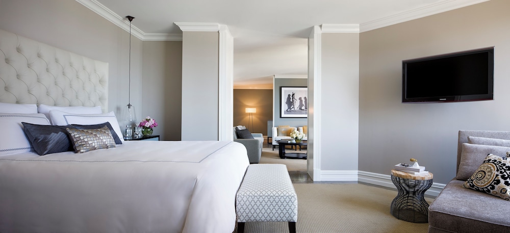 Royal One Bedroom Suite (Non Smoking)