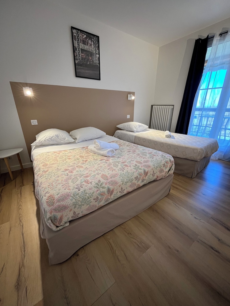 Economy Triple Room, Multiple Beds