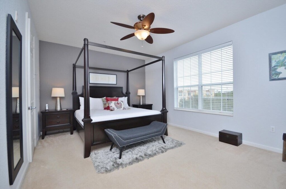 Condo (Beautiful Modern Condo, Near Parks-20)