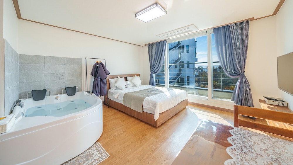 Basic Room, 1 Bedroom (bongwan 402ho)