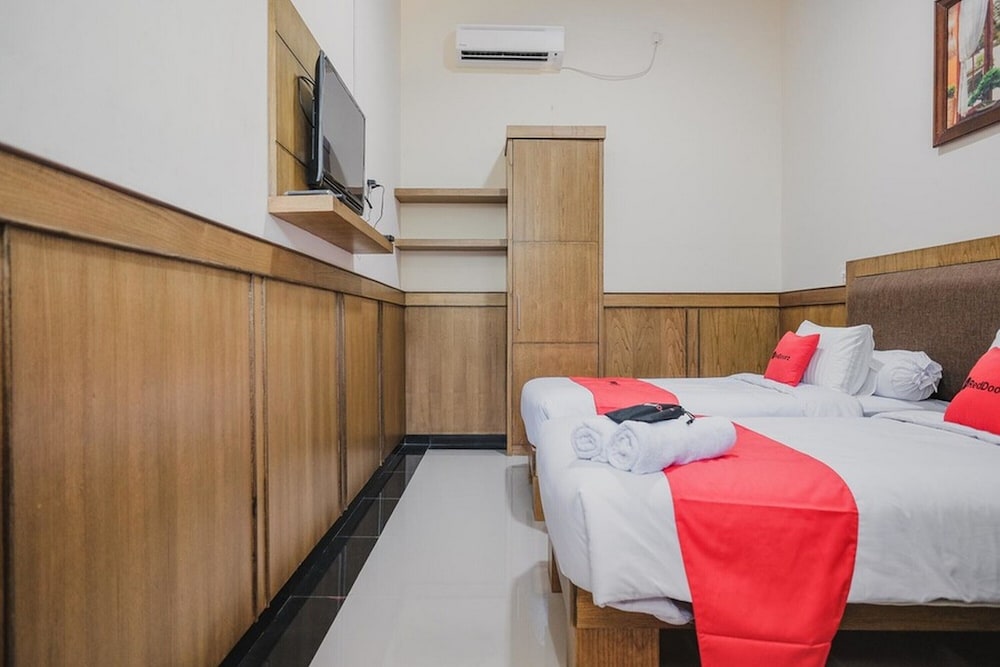 Twin Room (Reddoorz) photo 2