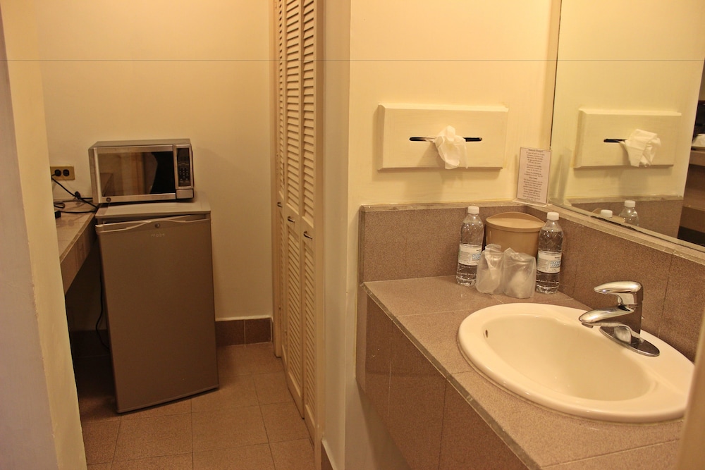 Junior Suite, 2 Double Beds - Photo 5