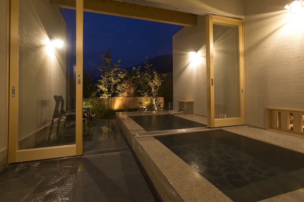 New Annex Royal Suite Room with Open-Air bath (Caters to 7 years old or older)