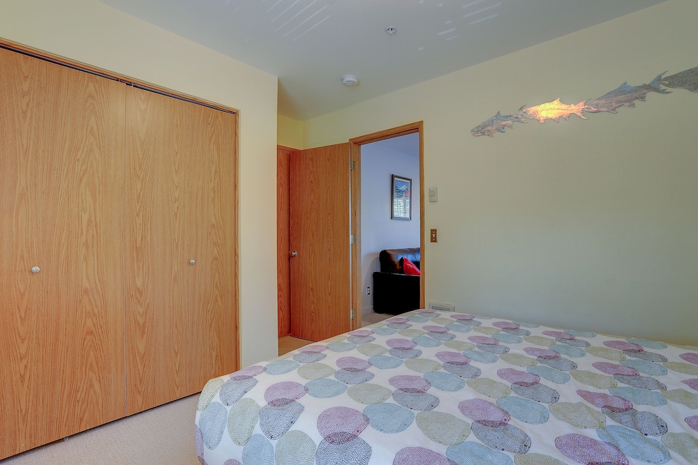 Condo, 2 Bedrooms photo 3