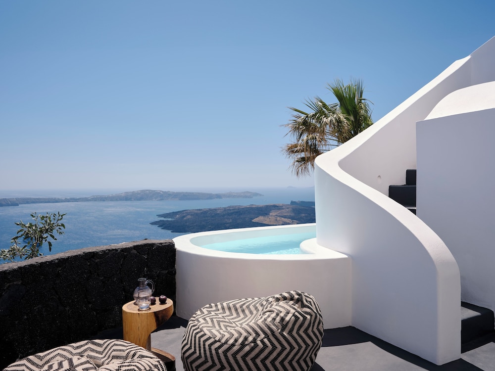 Executive Honeymoon Cave with Caldera View, Outdoor and Indoor Hot Tub - Photo 16