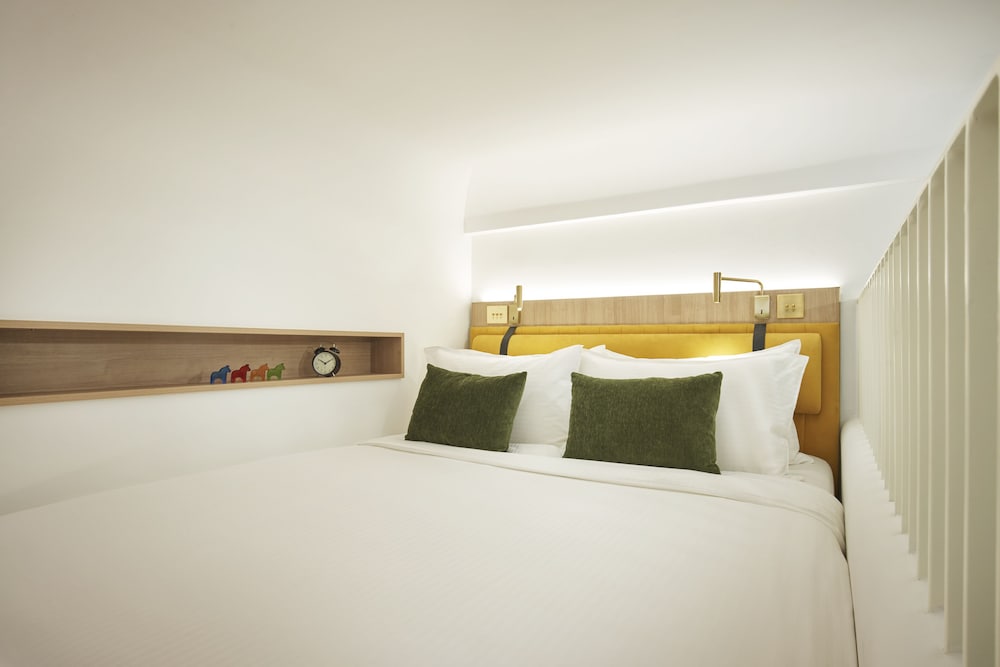 Family Loft, 1 Queen Bed photo 3