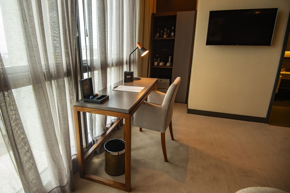 Junior Suite, 2 Twin Beds photo 3