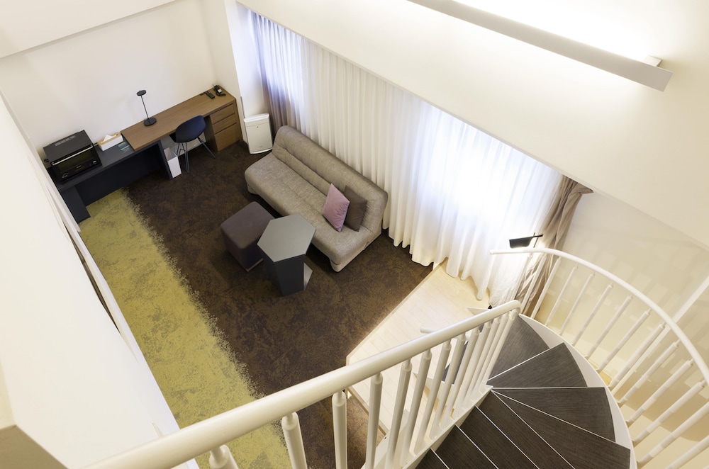 1 Bedroom Duplex Suite up to 5 Guests - Photo 6