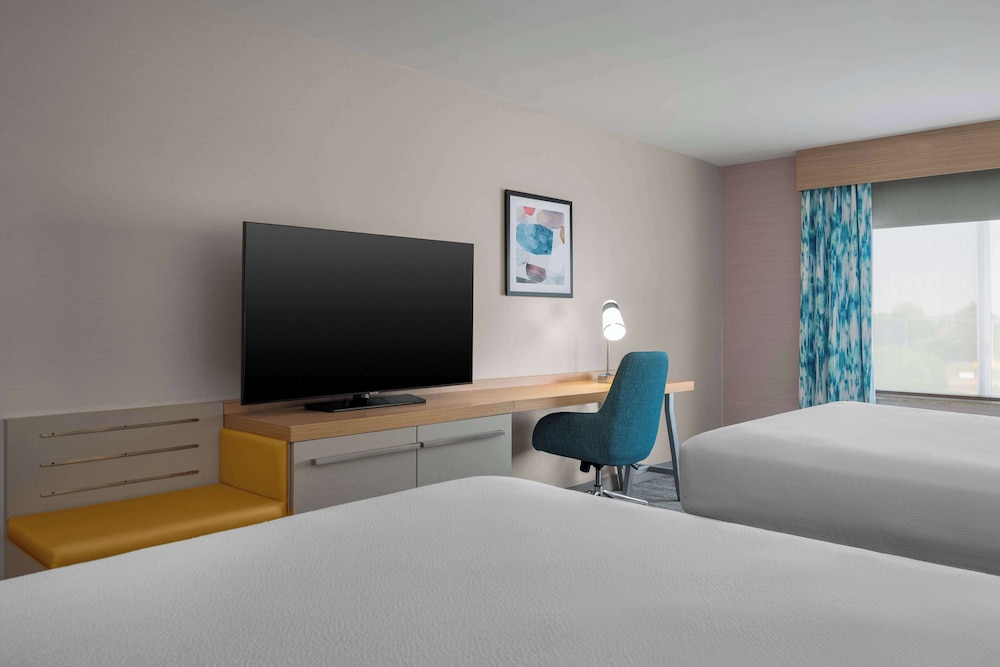 Room, Accessible, Microwave (Mobility and Hearing) - Photo 2