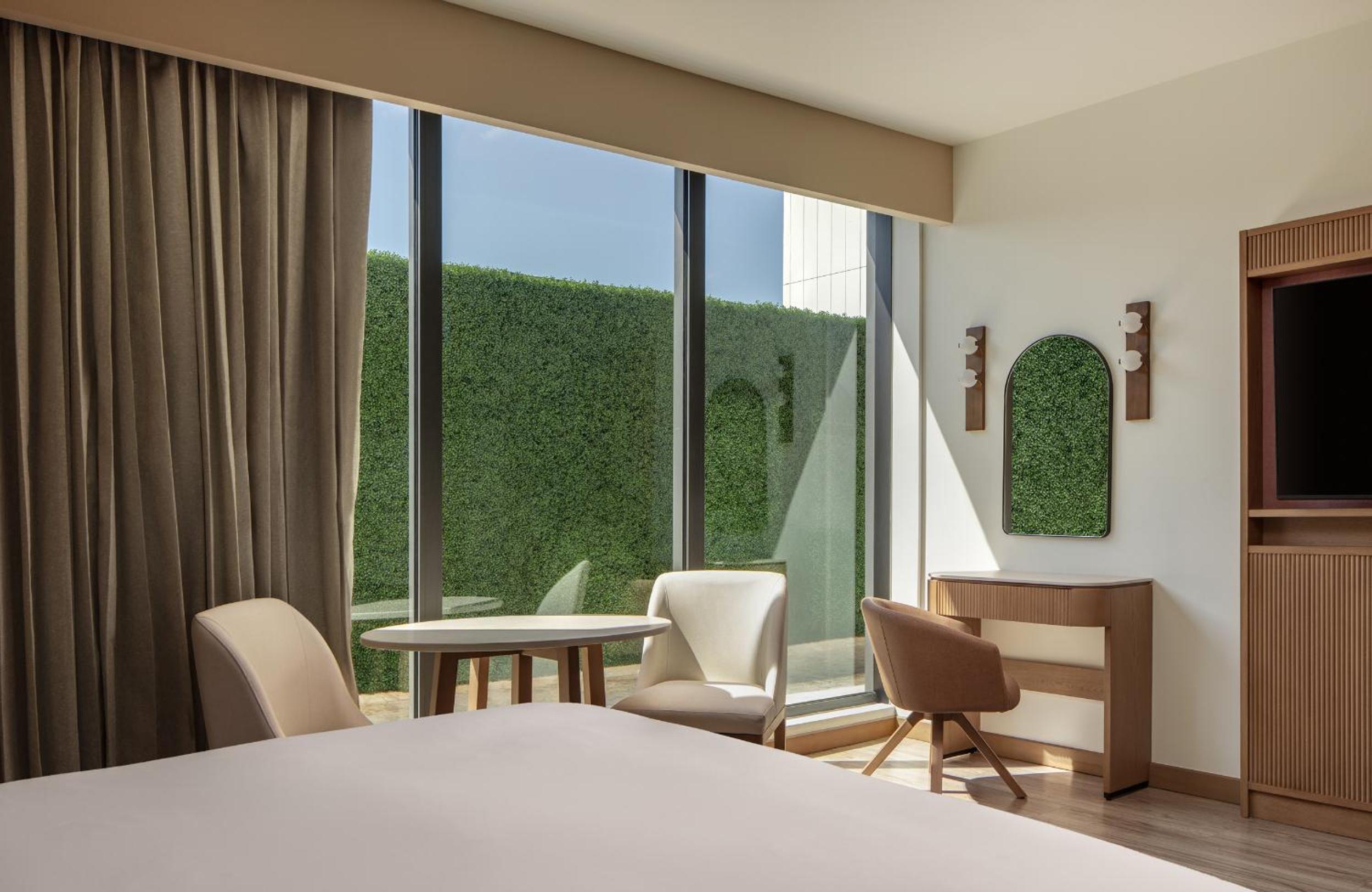Standard King Room with Limited View