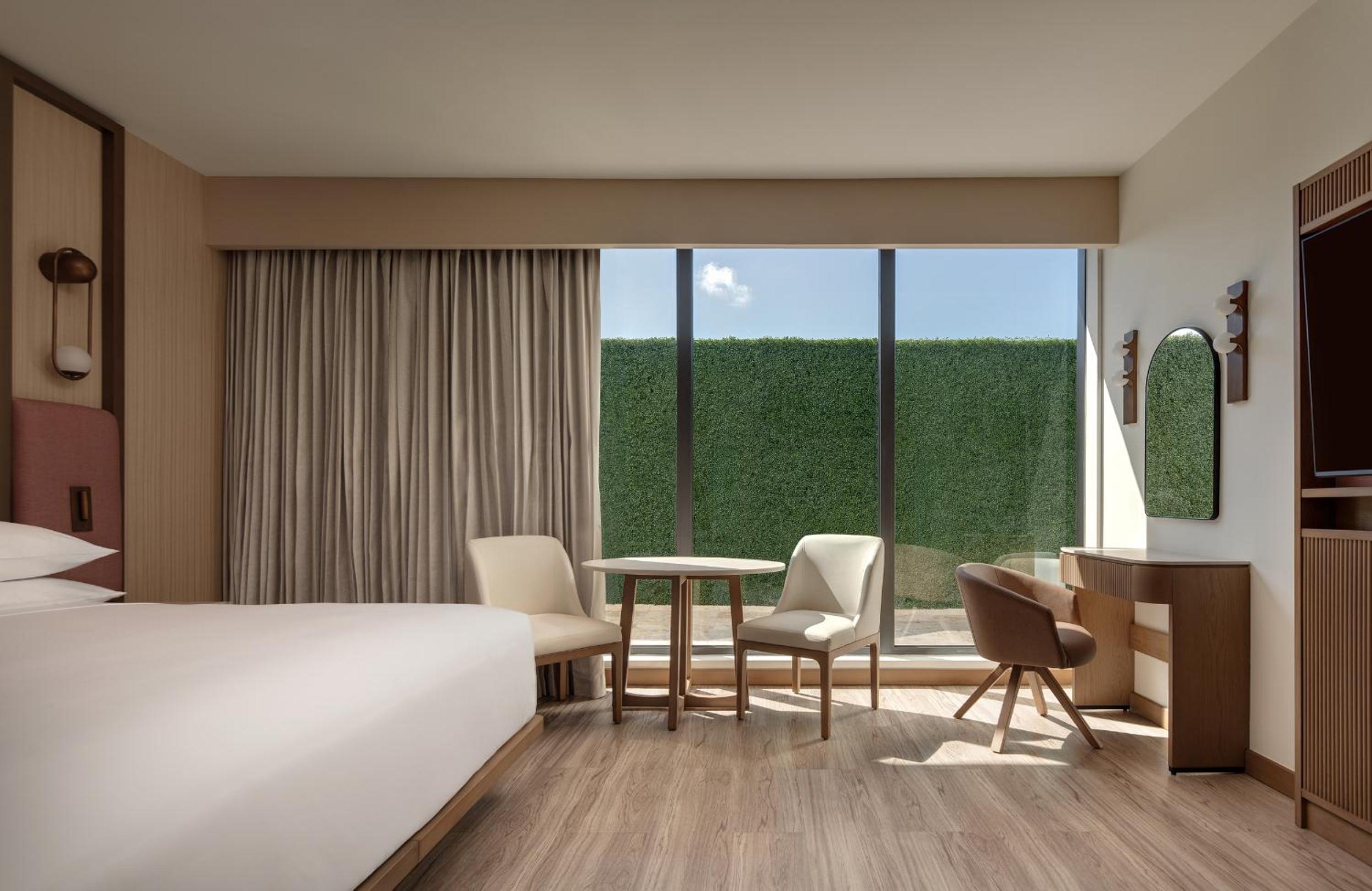 Standard King Room with Limited View