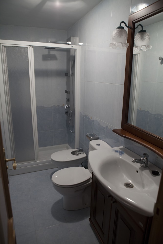 Standard Double Room Single Use, City View photo 2