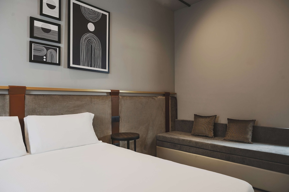 Room, 1 King Bed with Sofa bed