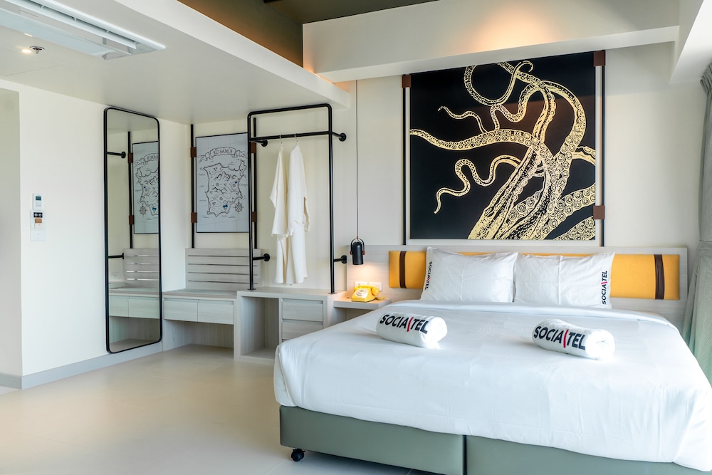 Superior Room, 1 King Bed - Photo 3