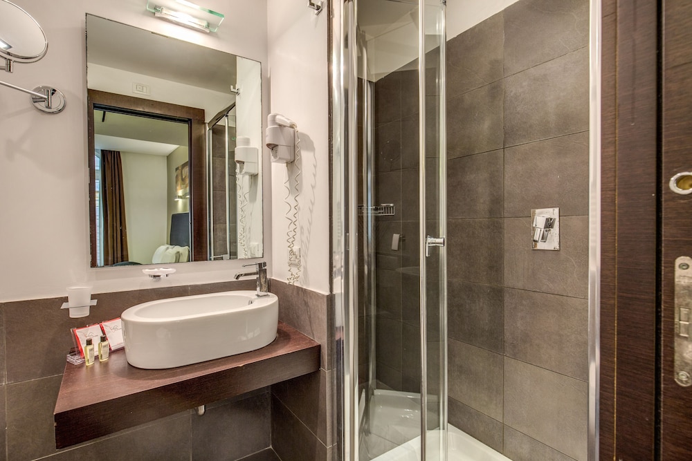 Double or Twin Room photo 3