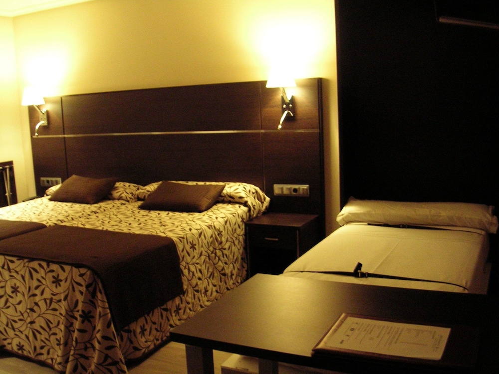 Triple Room - Photo 1