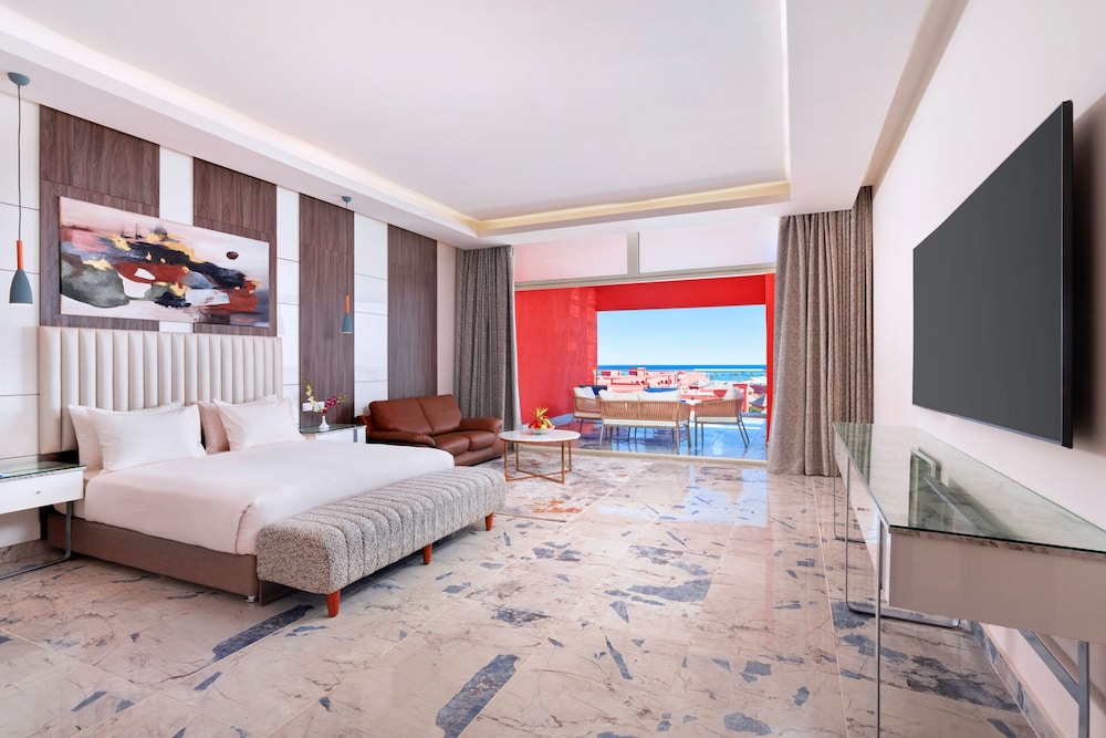 Presidential Suite, Pool View photo 2