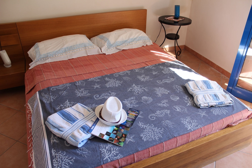 Double Room, 1 Queen Bed, Sea View (Second Floor)