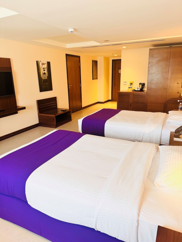 Standard Room, Multiple Beds - Photo 22