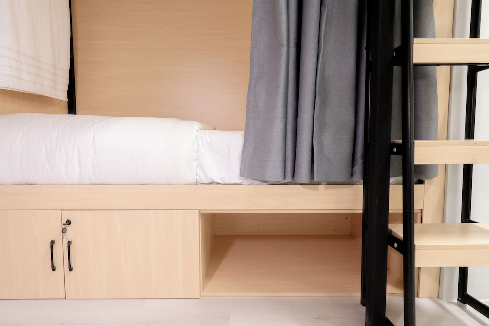 Basic Twin Room, Non Smoking photo 1