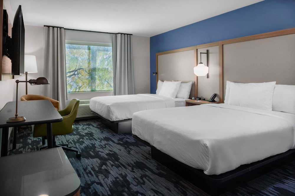 Standard Room, 2 Queen Beds - Photo 1