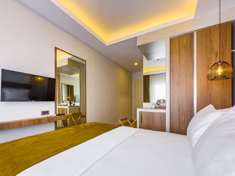 Deluxe Double Room, Balcony,Side Sea View - Photo 8