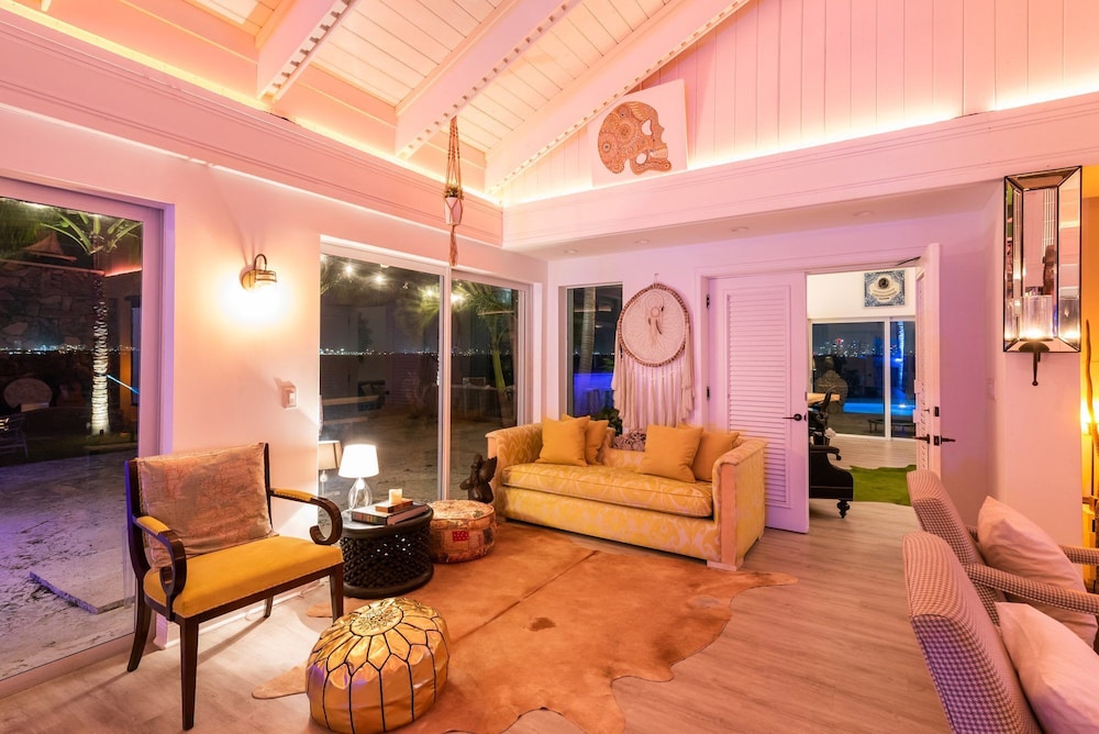 Luxury Villa photo 3