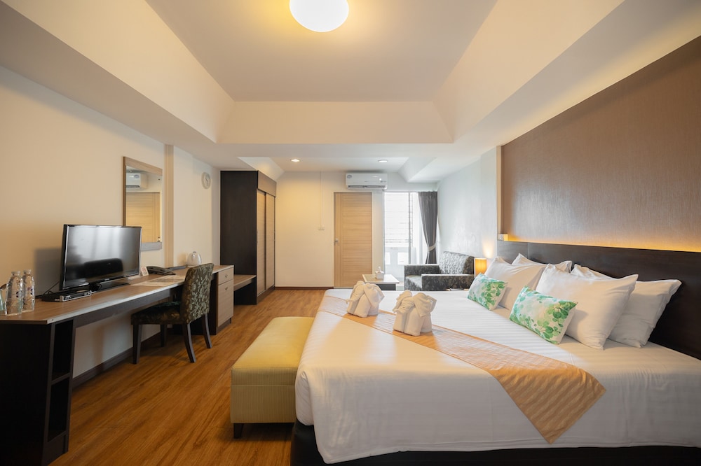 Superior Room (Twin or King) photo 2