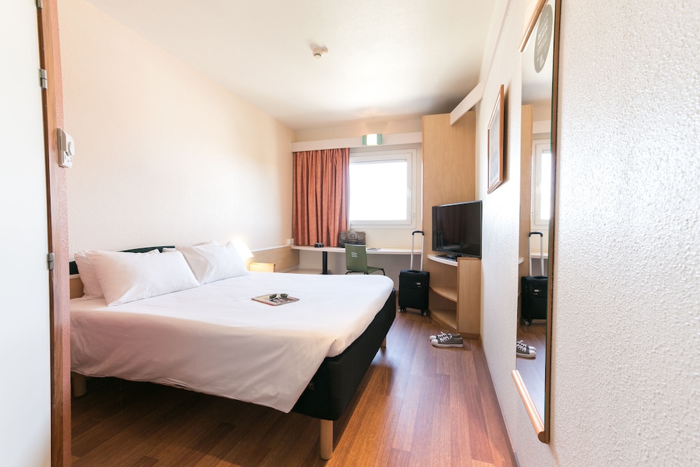 Room, 1 Double Bed - Photo 5