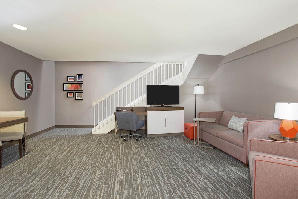 Standard Room with King Bed