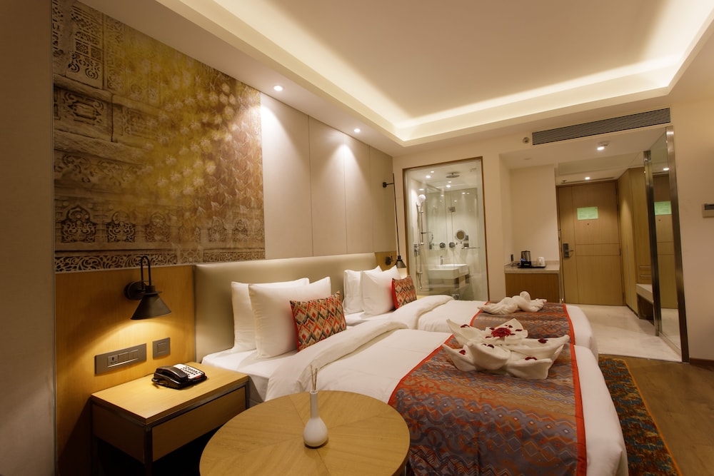 Grand Room, Twin Bed - Photo 4
