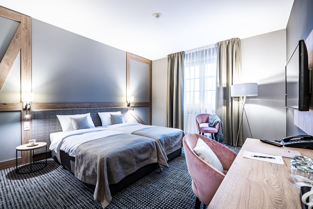 Double or Twin Room - Photo 6