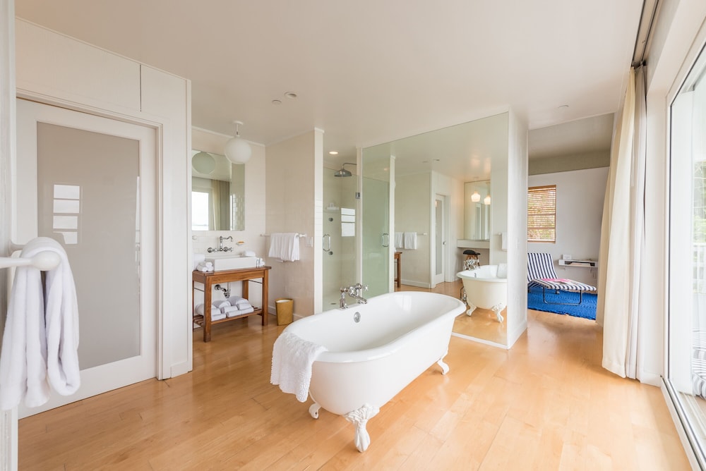 Suite (Bay View) photo 2
