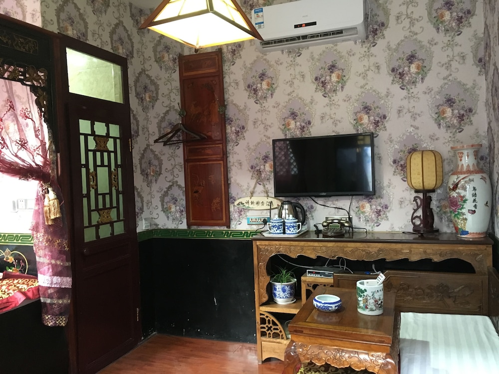Family Room photo 3