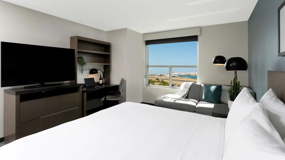 Room, 1 King Bed photo 2