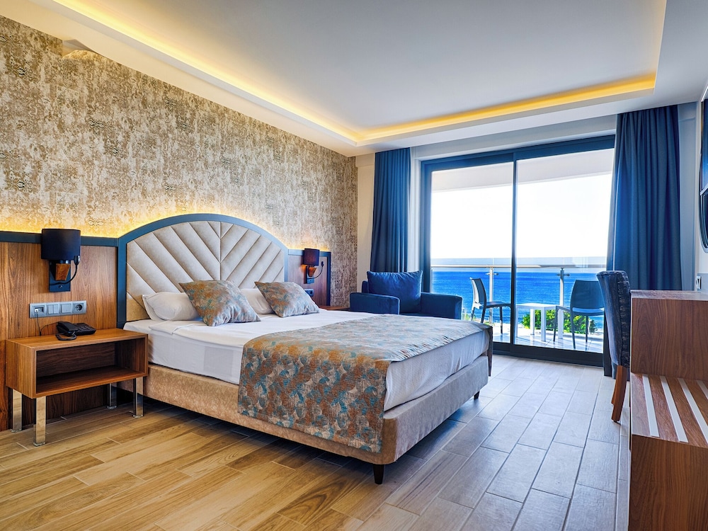 Standard Room, Balcony, Sea View photo 1