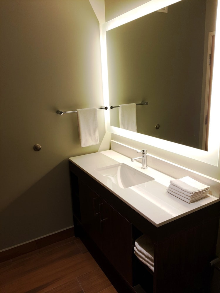 Suite, 1 Bedroom, Kitchen