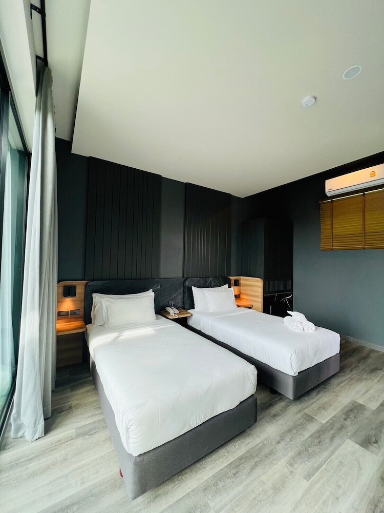 Superior Twin Room - Photo 10