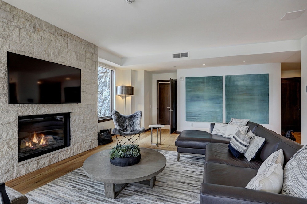 Condo, 4 Bedrooms (Lion Condo - Offsite)