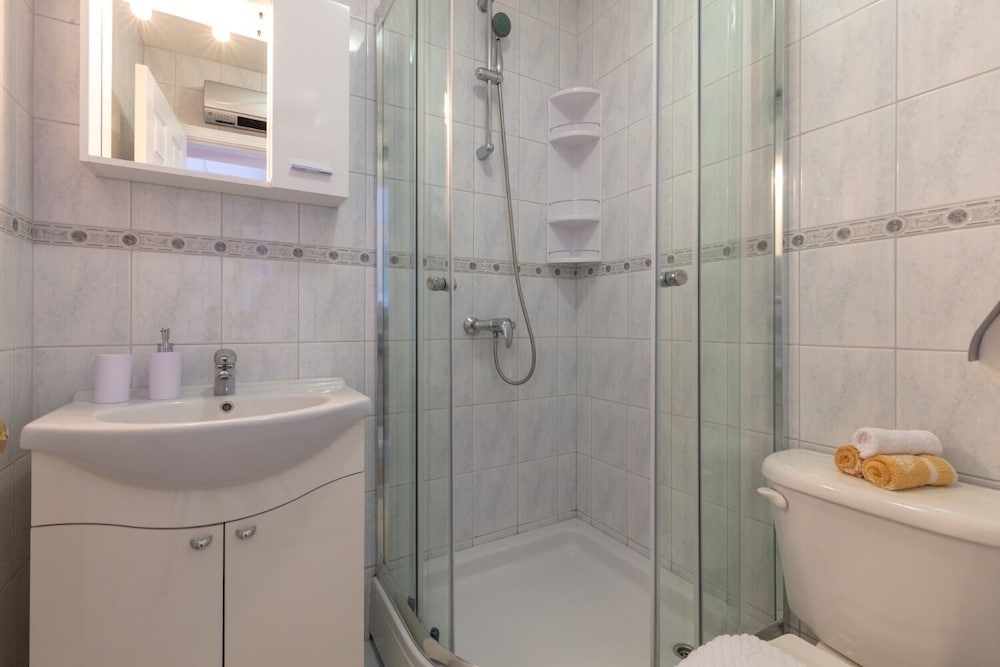 Apartment (Rajna - 100 m from sea - A2 Veliki(4+) photo 2