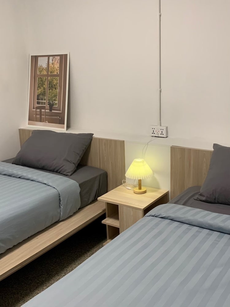 Standard Twin Room (aged 18-65) photo 2