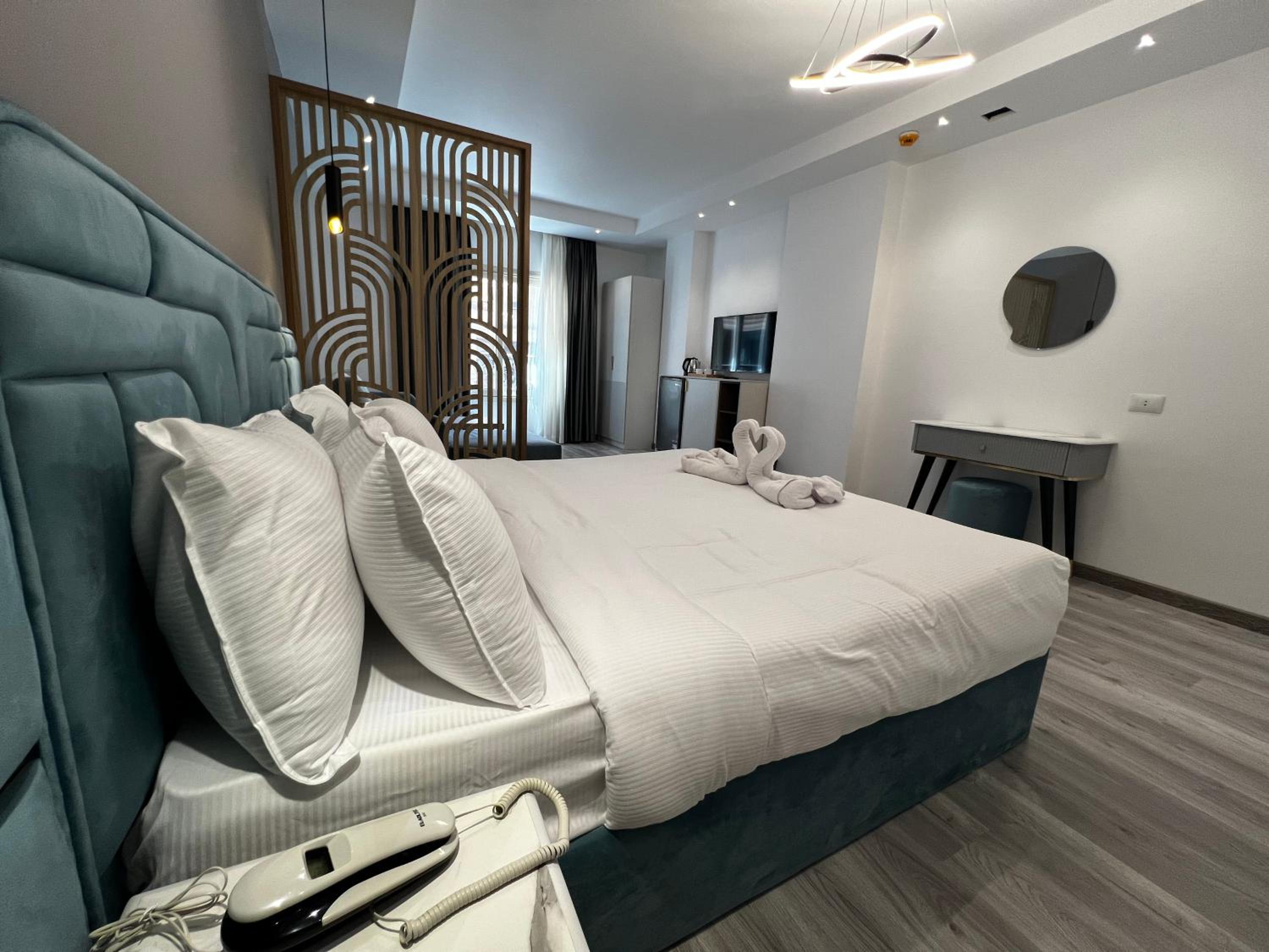 Junior Suite with Pool View