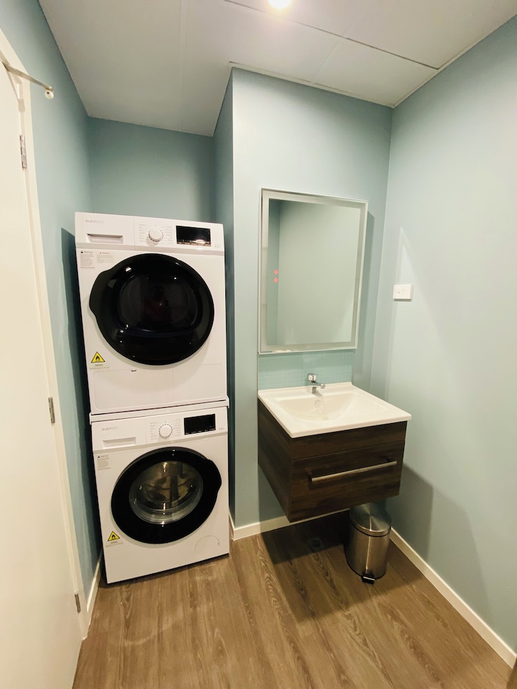 One Bedroom Apartment King