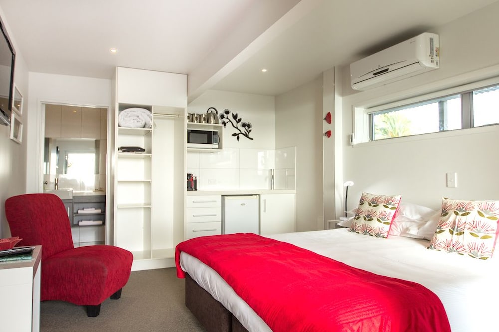 Deluxe Room, Partial Ocean View, Sea Facing photo 1