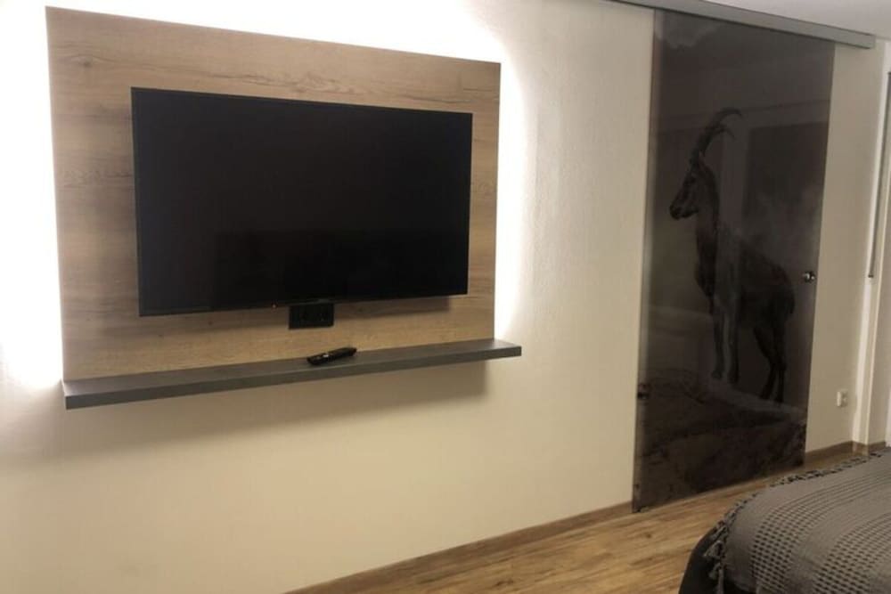 Apartment photo 2
