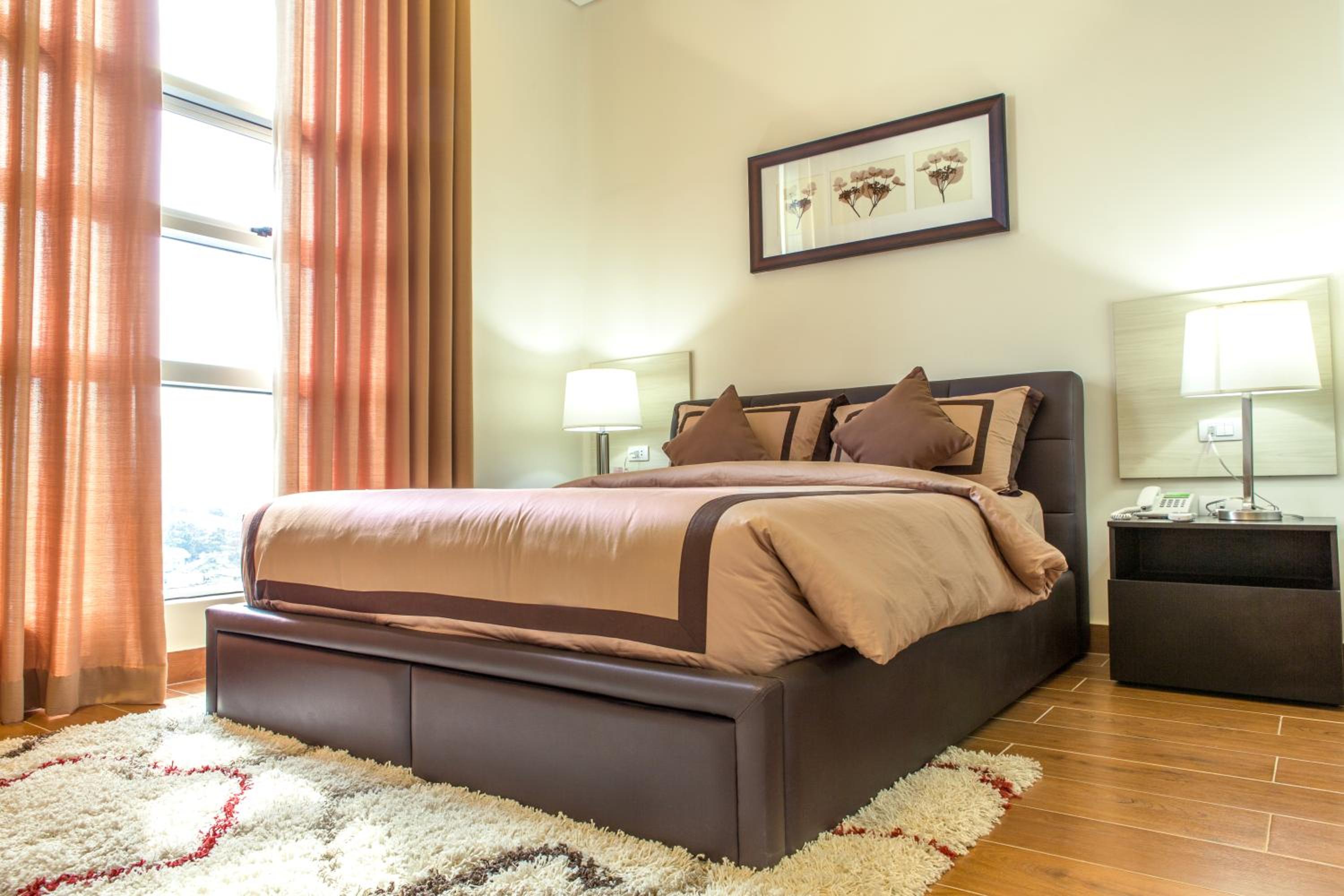Suite with Mountain View