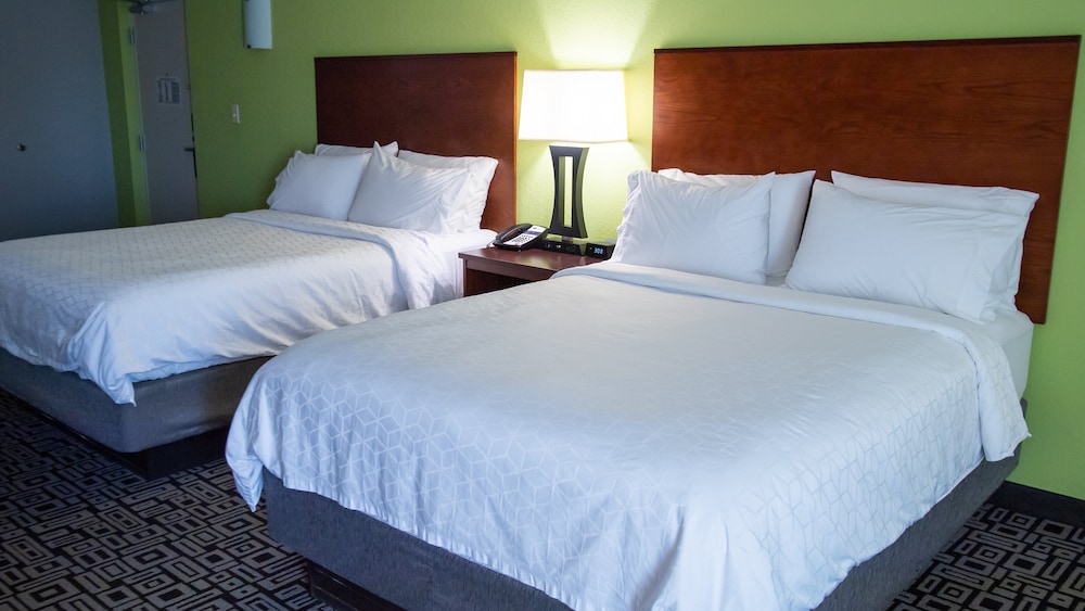 Standard Room, 2 Queen Beds (Walk-In Shower) - Photo 1