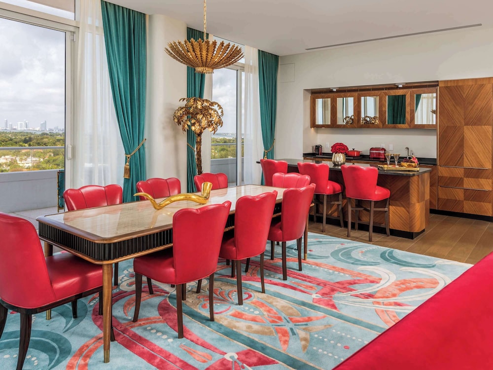 Oceanfront 3 Bedroom Suite thumbnail 5