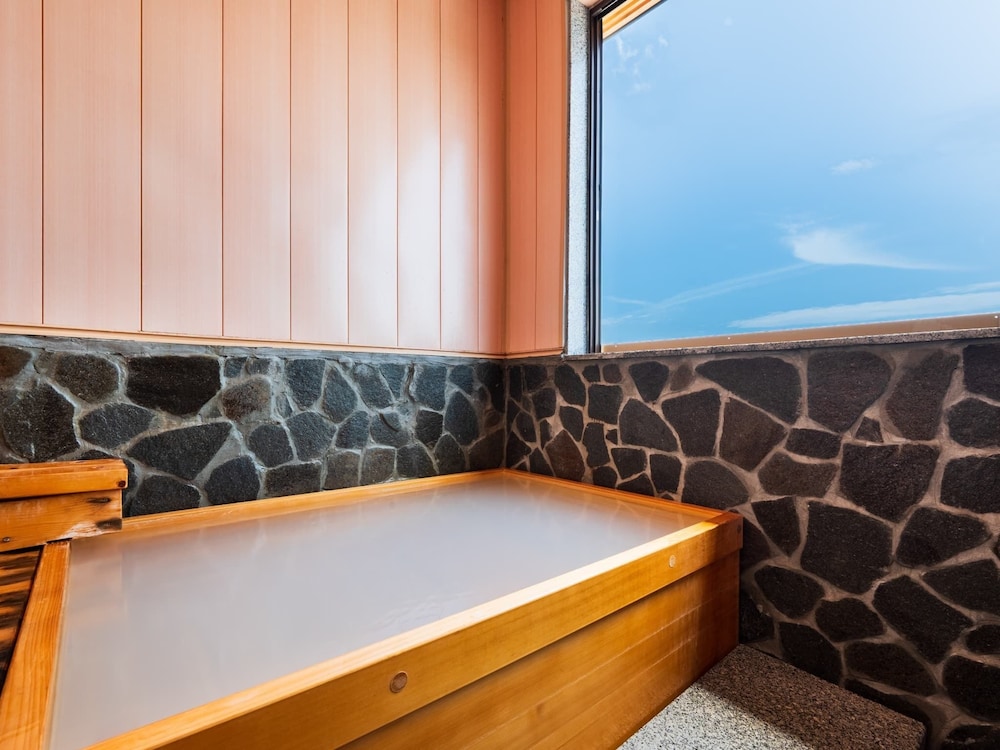 Main building Japanese-Western style room [-Icho-] Kitchen & kids room & indoor bath
